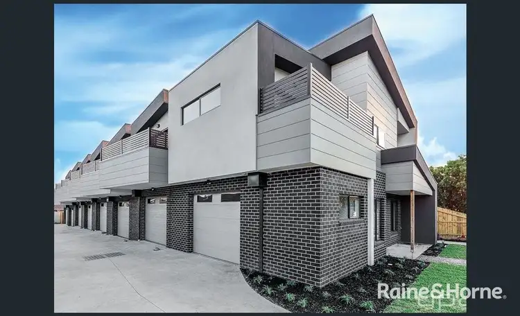 11 Gladstone Parade