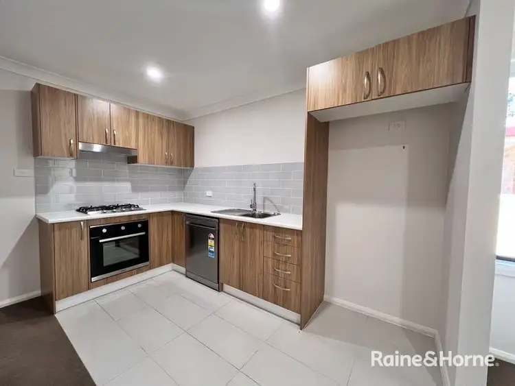2/4 Flemming Crescent, West Tamworth NSW 2340