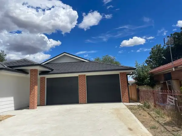 2/4 Flemming Crescent, West Tamworth NSW 2340