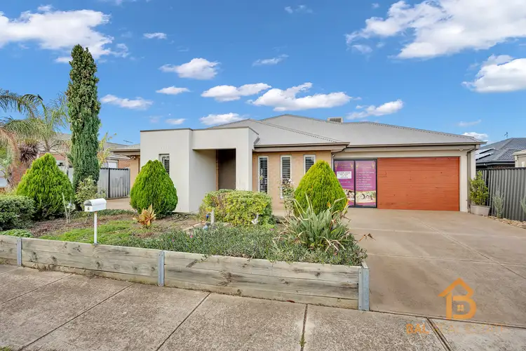 Second view of Homely house listing, 4 Winona Circuit, Tarneit VIC 3029
