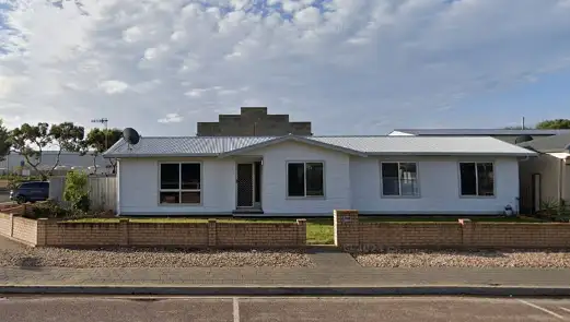 3 Bratten Road