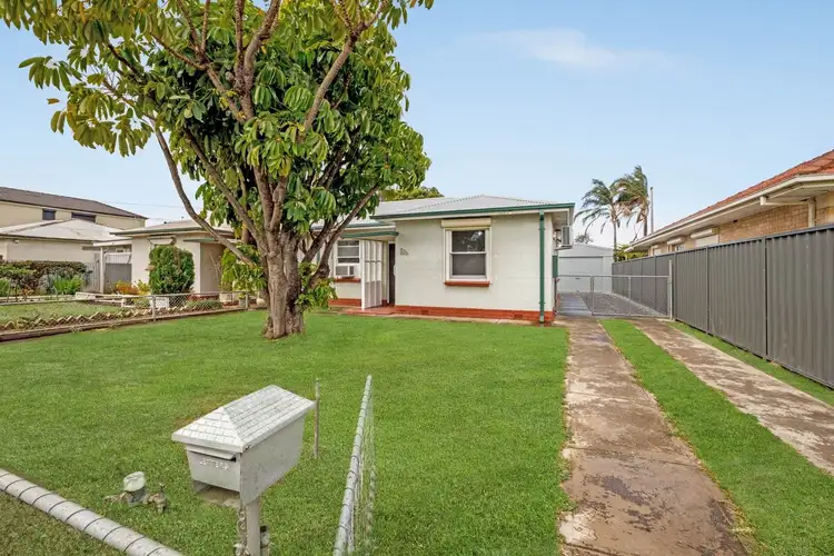 18 Ray Street, Findon SA 5023