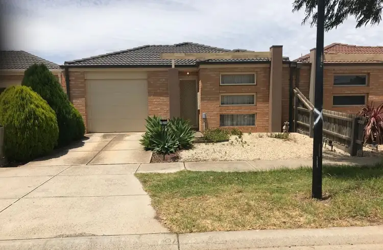 2/14 Stable Drive, Truganina VIC 3029