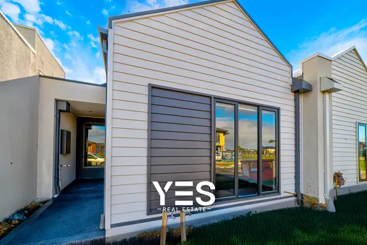 11 Sojourn Street, Clyde North VIC 3978