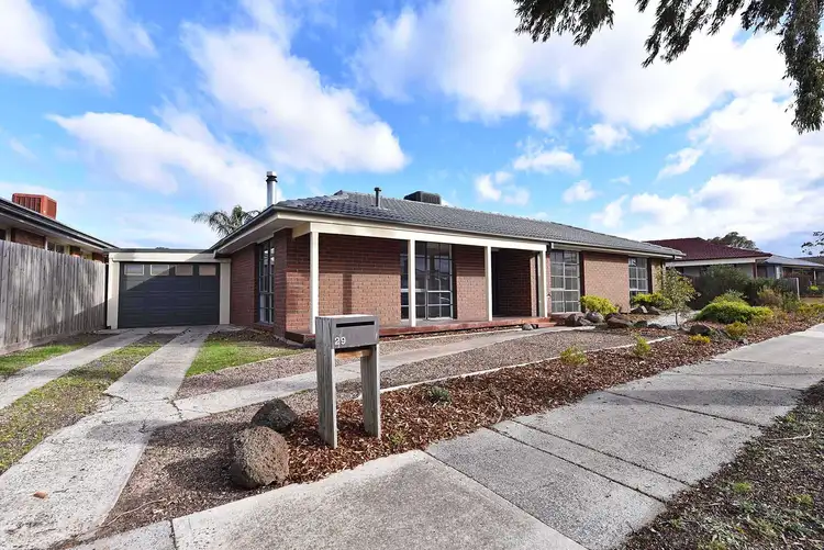 29 Dunrossil Drive, Sunbury VIC 3429