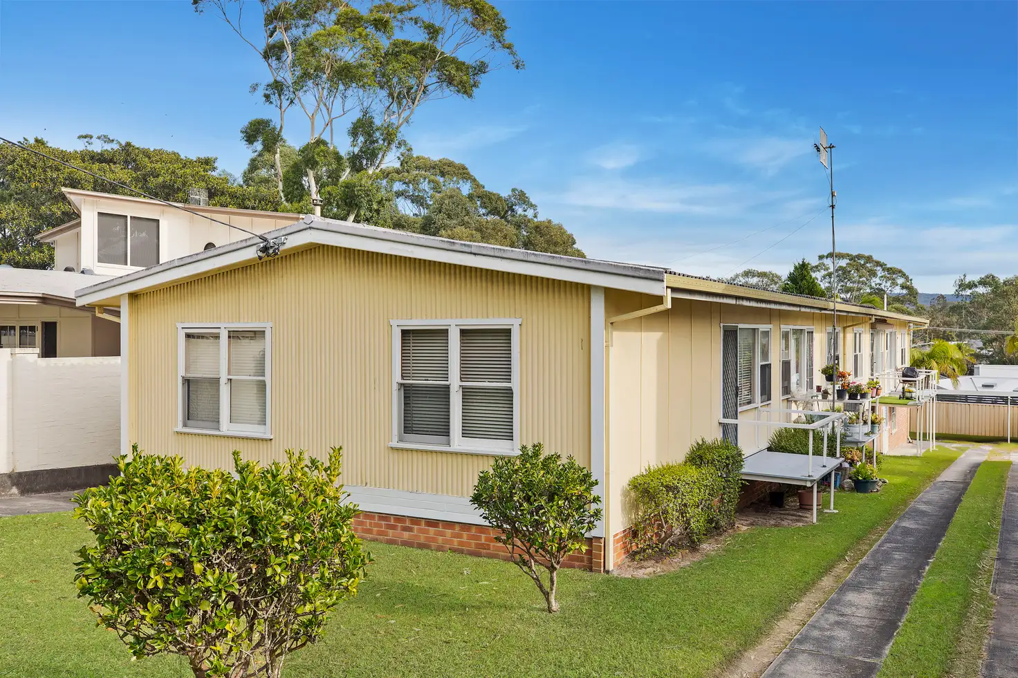 Main view of Homely block of units listing, 107 Lakin Street, Bateau Bay NSW 2261