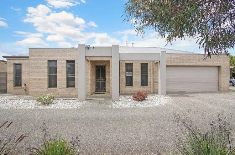 2/378 Cambourne Street, Lavington NSW 2641