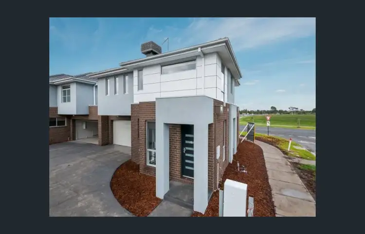 1/2 Brunswick Crescent, Craigieburn VIC 3064
