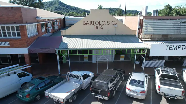 10 Front Street, Mossman QLD 4873