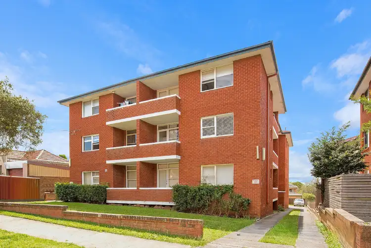 8/15 St Albans Road, Kingsgrove NSW 2208