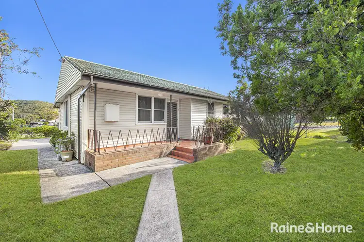 22 Alexander Avenue, Caves Beach NSW 2281