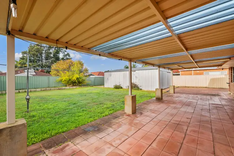 Seventh view of Homely house listing, 90 Inverness Circle, Camillo WA 6111