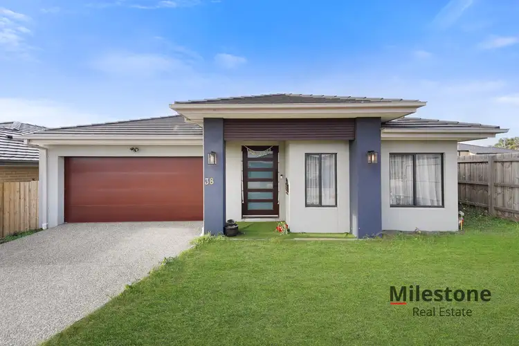 38 Shell Close, Clyde North VIC 3978