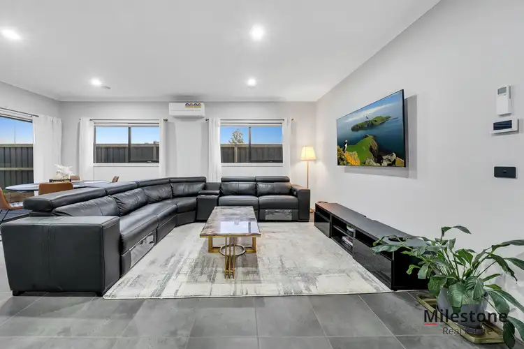 Fifth view of Homely house listing, 7 Viola Circuit, Clyde VIC 3978