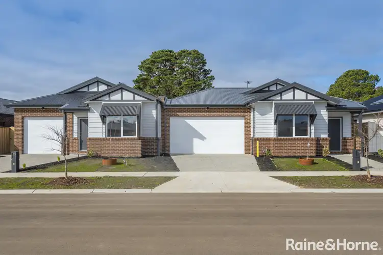 15 & 17 Angus Way, New Gisborne VIC 3438