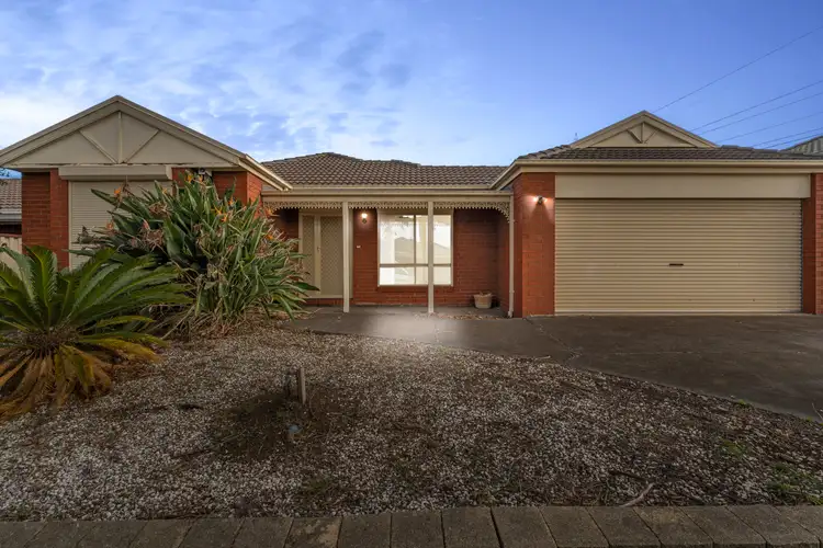 15 Egret Crescent