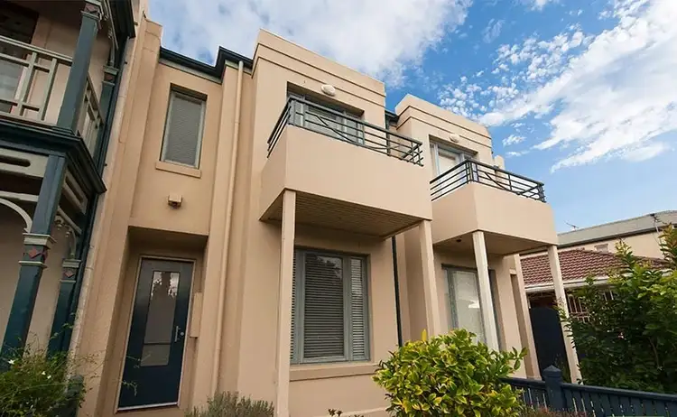 25 Stevedore Street