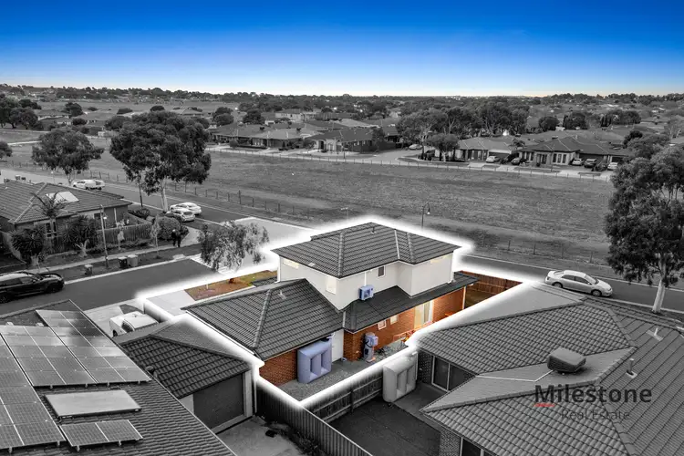 24 Waltzing Drive, Lynbrook VIC 3975