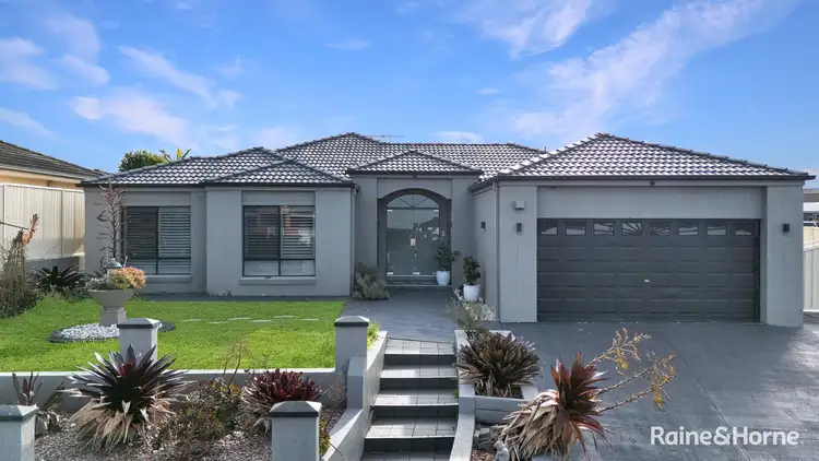 2 Drayton Crescent, Thornton NSW 2322