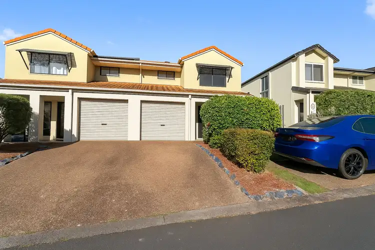 40/74 Universal Street, Pacific Pines QLD 4211