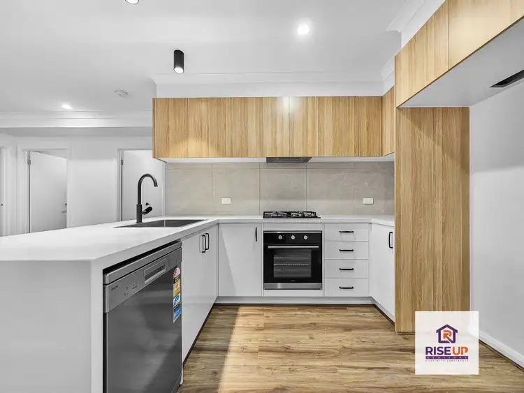 14 Huntingfield Street, Thornhill Park VIC 3335