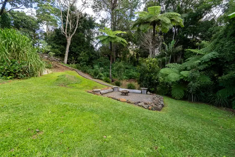 8B Centenary Drive, Maleny QLD 4552