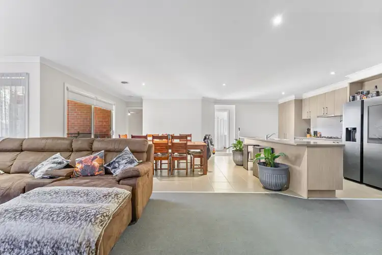 Second view of Homely house listing, 6 Langport Crescent, Sunbury VIC 3429