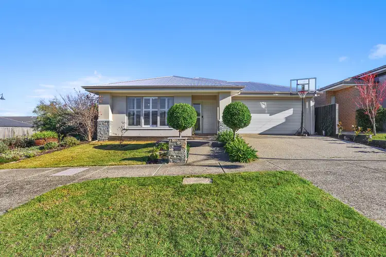 15 Goldsborough Drive, Officer VIC 3809