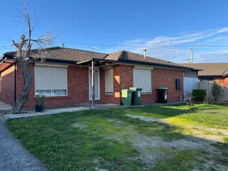 Main view of Homely house listing, 5 Paltara Close, Meadow Heights VIC 3048