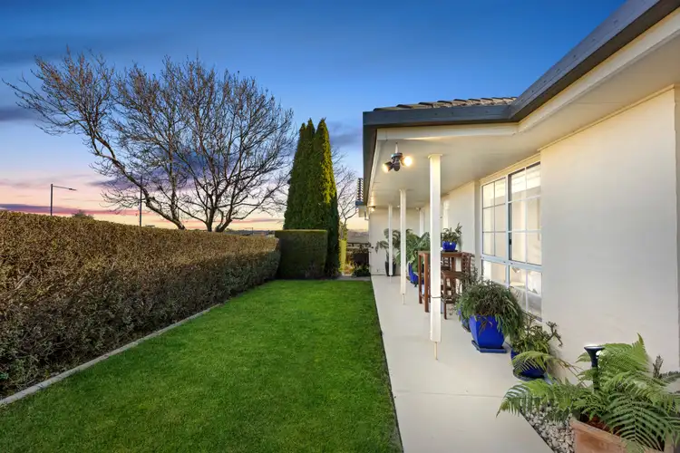 33 Delma View, Gungahlin ACT 2912