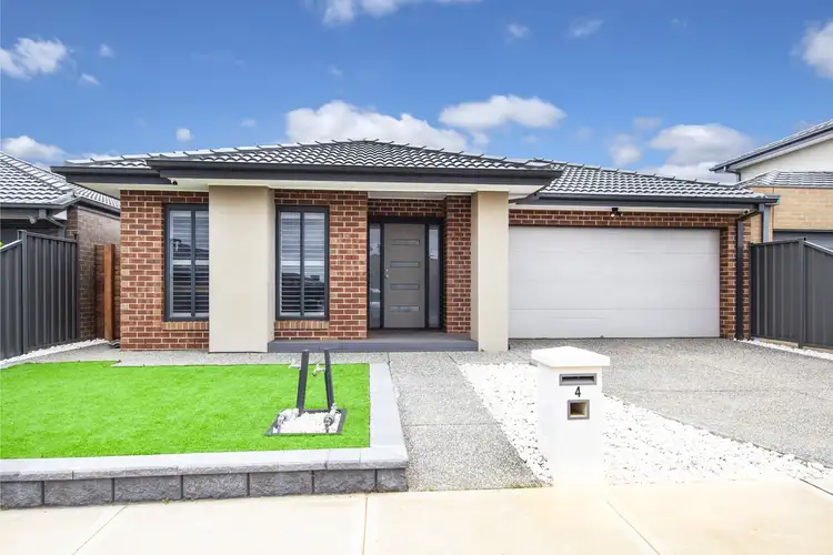 4 Stevenage Drive, Strathtulloh VIC 3338