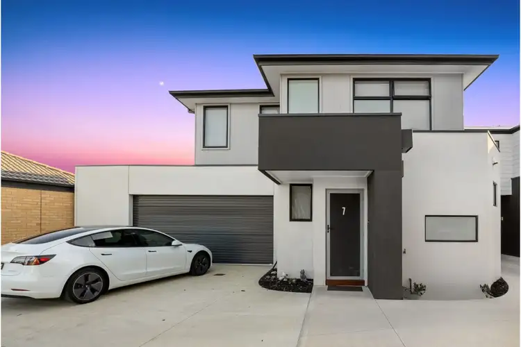 7/15 Widnes Court, Deer Park VIC 3023
