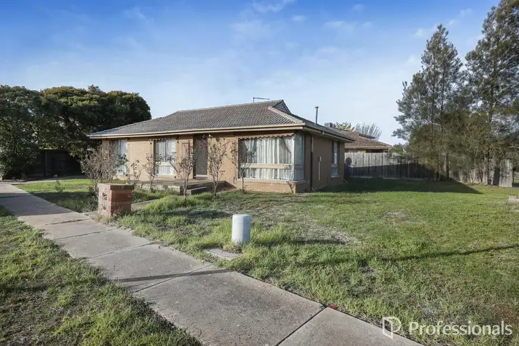 1 Fernberg Place, Melton West VIC 3337