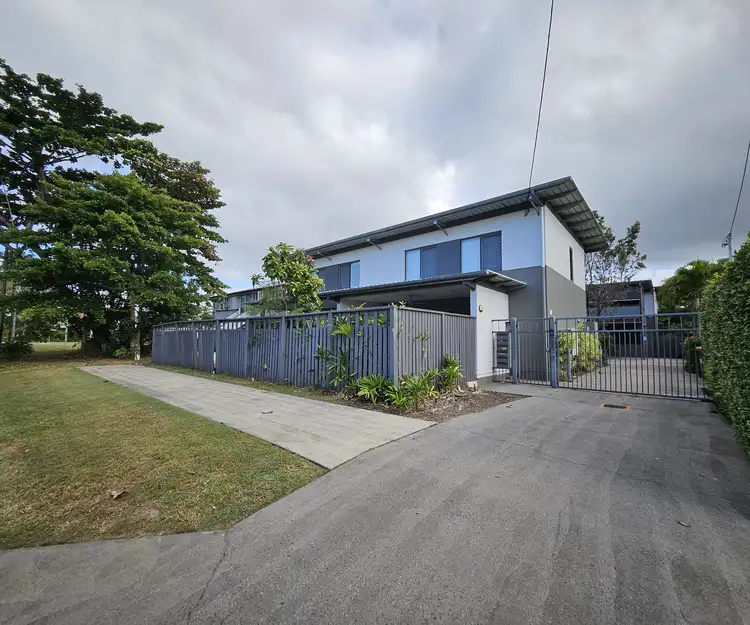 2/379 Draper Street, Parramatta Park QLD 4870