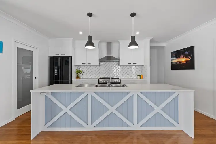 73 Unwin Road, Redland Bay QLD 4165