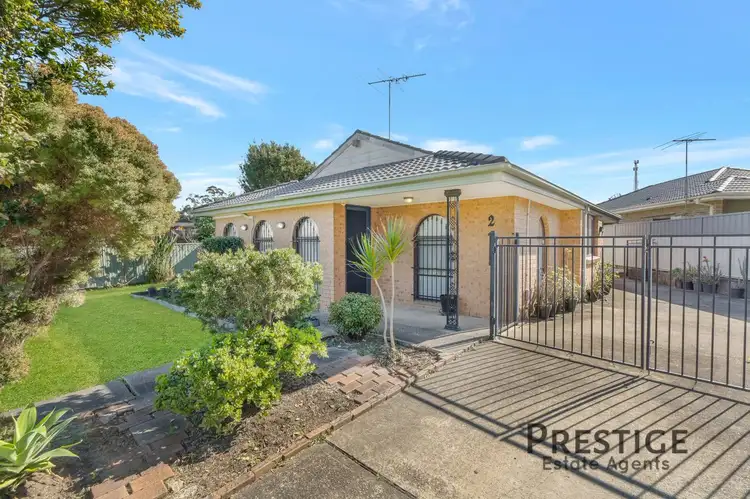 2 Amiens Close, Bossley Park NSW 2176