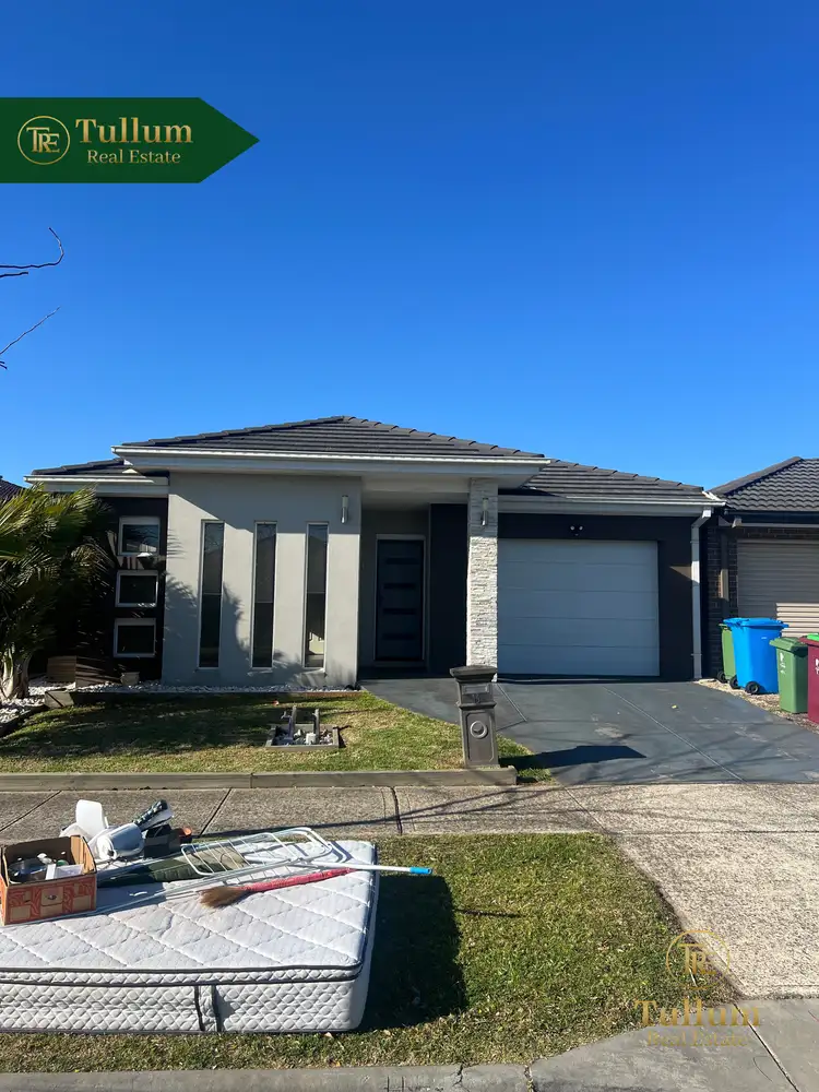 13 Flemington Way, Clyde North VIC 3978
