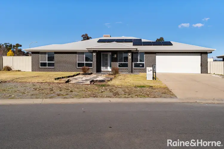 23 Wade Street, Turvey Park NSW 2650