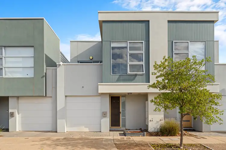 6 Mcinness Place