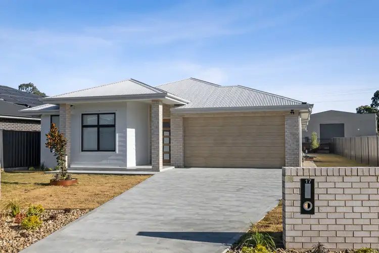 17 Madeleine Drive, Goulburn NSW 2580