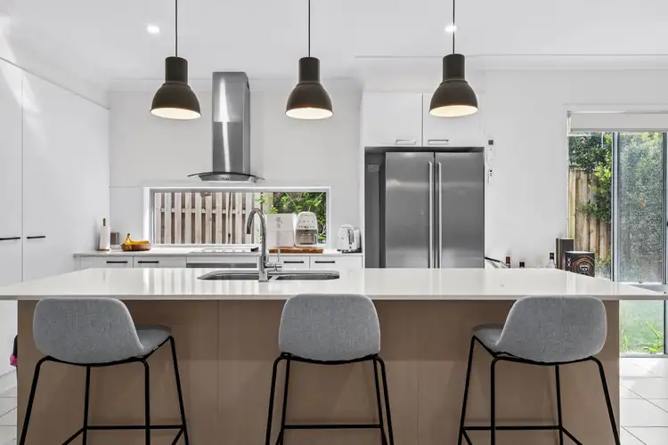 1/18 Sapphire Place, Elanora QLD 4221