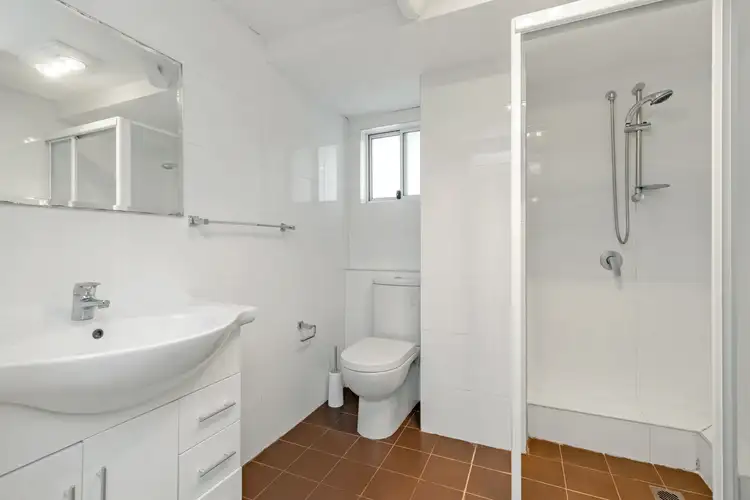 Fifth view of Homely unit listing, 2/8 Mynah Close, Mount Hutton NSW 2290