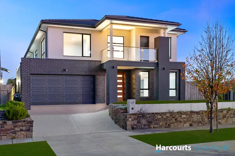 35 Newgrange Boulevard, Clyde North VIC 3978