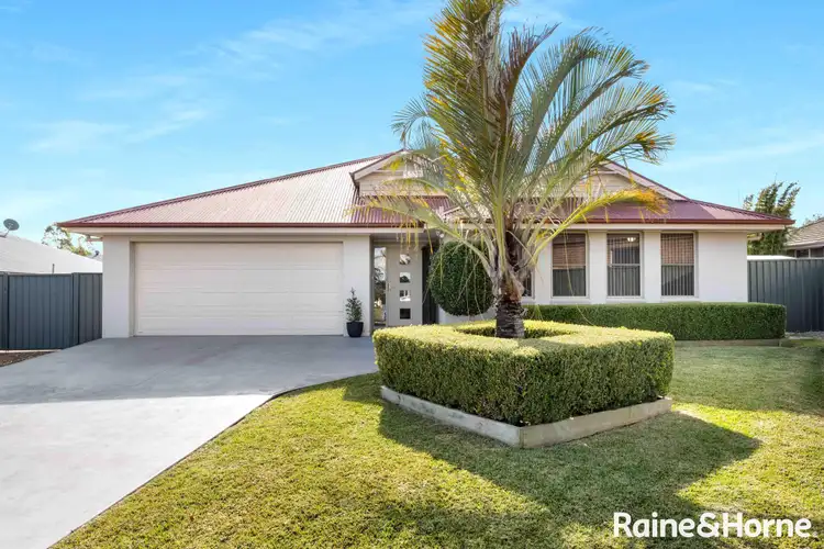 16 Cornwall Close, South Nowra NSW 2541