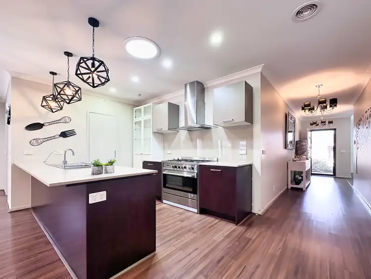 Fifth view of Homely house listing, 17 Birdswood Crescent, Craigieburn VIC 3064