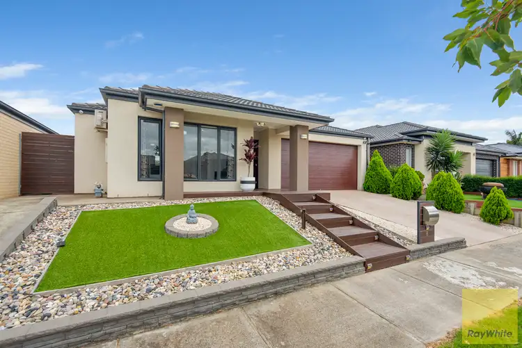 8 Plume Place, Point Cook VIC 3030