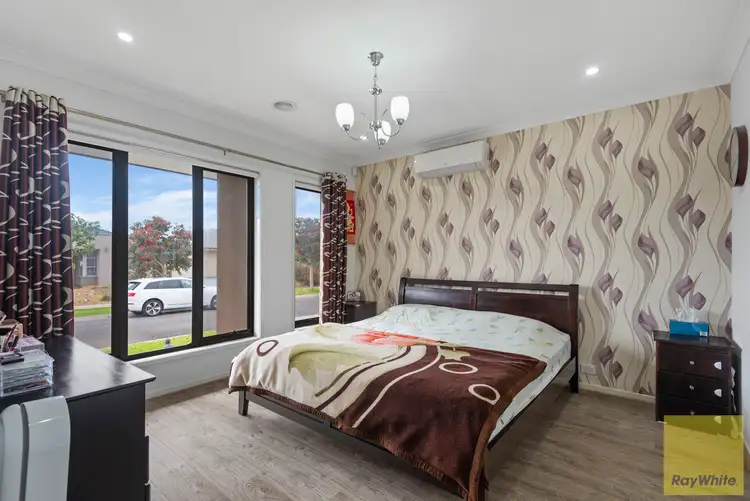 Fourth view of Homely house listing, 8 Plume Place, Point Cook VIC 3030