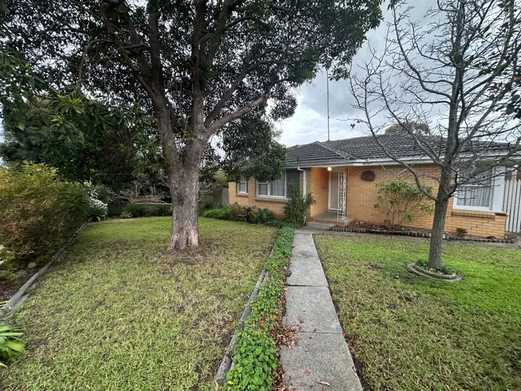 71 Valley Crescent, Glenroy VIC 3046