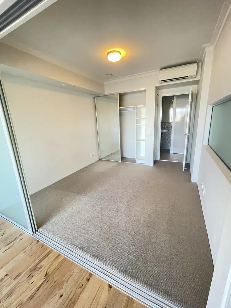 Third view of Homely apartment listing, 8FAE/45 Boundary Street, South Brisbane QLD 4101