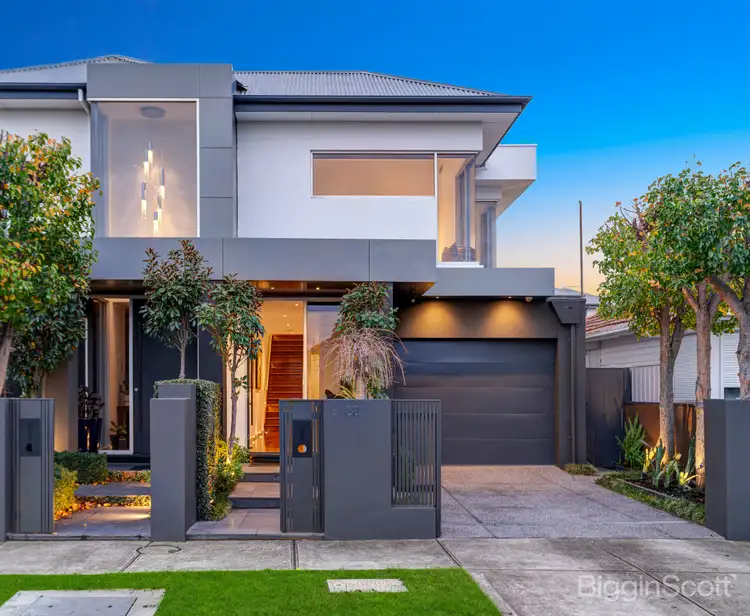 2/32 Cathcart Street, Maidstone VIC 3012